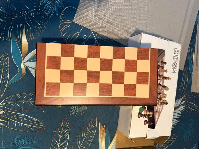 ♟️ Jeu d’échecs magnétique en bois – Pliable – Excellent état - photo numéro 3