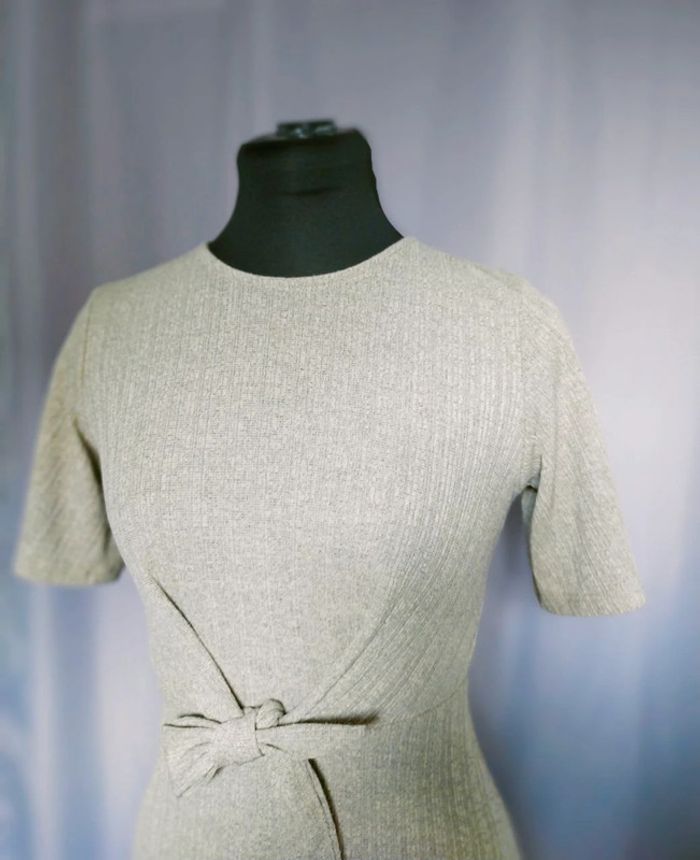 Robe côtelée gris clair avec nœud dos – Pull&Bear – T. XS - photo numéro 12