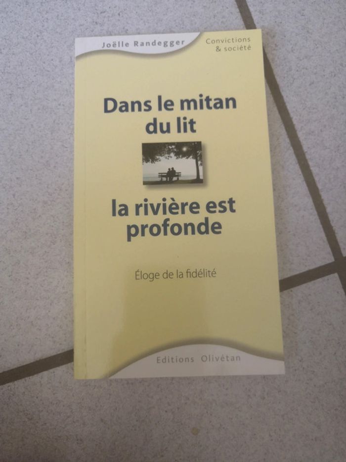 Dans le mitan du lit la rivière est profonde * Joëlle Randegger