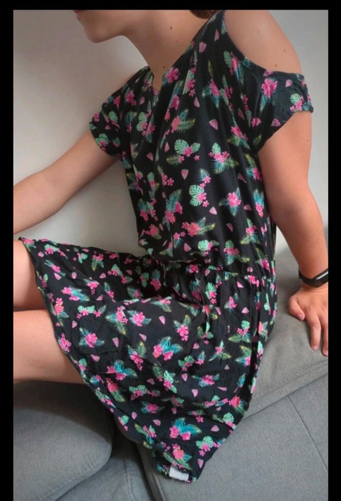 Sublime robe noire fleuri sheryne