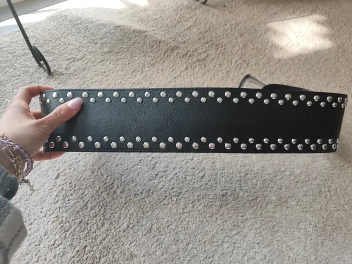Superbe ceinture noire cloutée - photo numéro 4