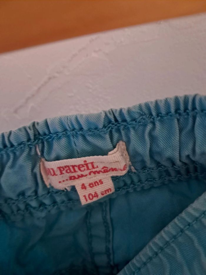Short bleu ciel dpam 4 ans 104 cm tbe - photo numéro 3