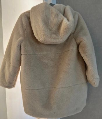 Manteau en fausse fourrure 