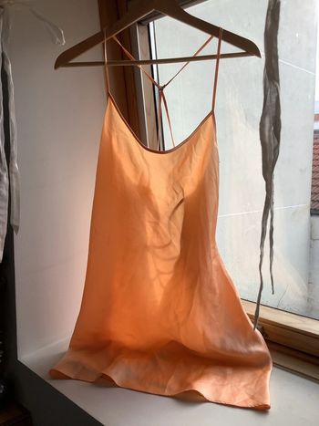 Combinaison ou nuisette en satin abricot avec strass t. 42