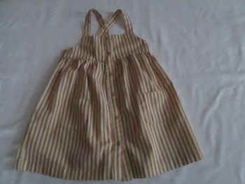 Robe rayée à bretelles