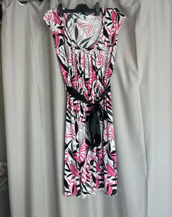 Jolie robe femme taille 38/40