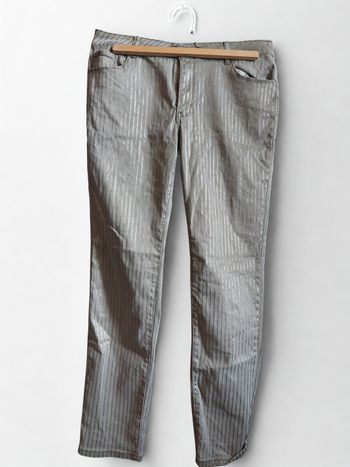 Pantalon vert kaki à rayures argentées – Coupe droite