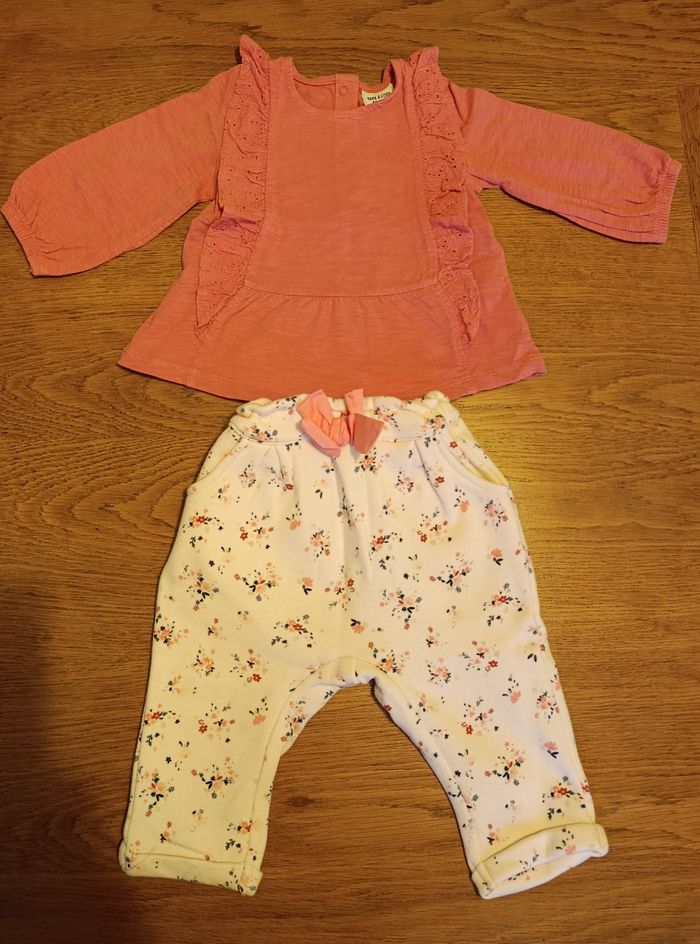 Gros lot de vêtements hiver fille taille 9 mois - photo numéro 2