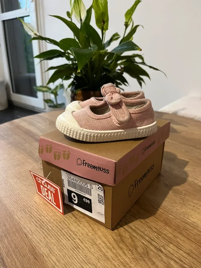 Chaussure fille taille 20
