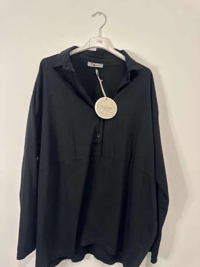 Blouse noire grande taille femme (jusqu’au 54) Col chemise & boutons élégants - photo numéro 2