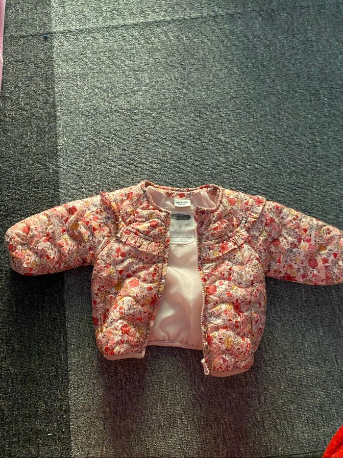 Veste fille 6 mois  quasiment neuve - photo numéro 4