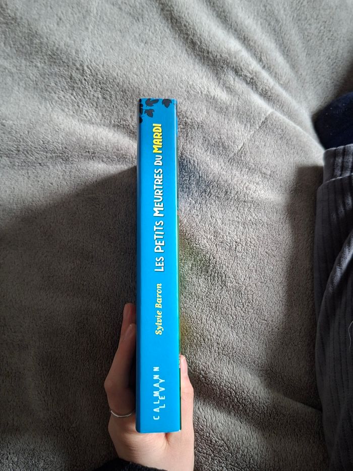 Livre Les petits meurtres du mardi - photo numéro 2