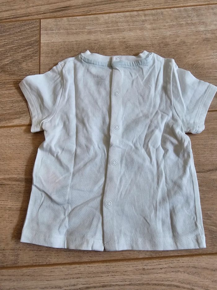 T-shirt Obaïbi pressions dans le dos taille 3 mois 59cm état neuf - photo numéro 4