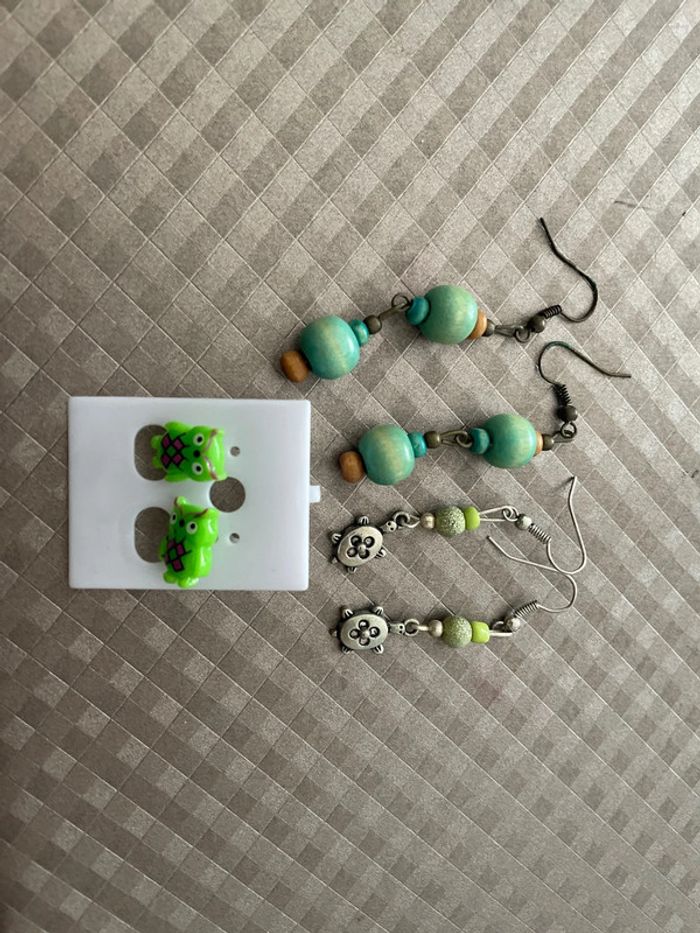 Lot boucles d oreilles vert