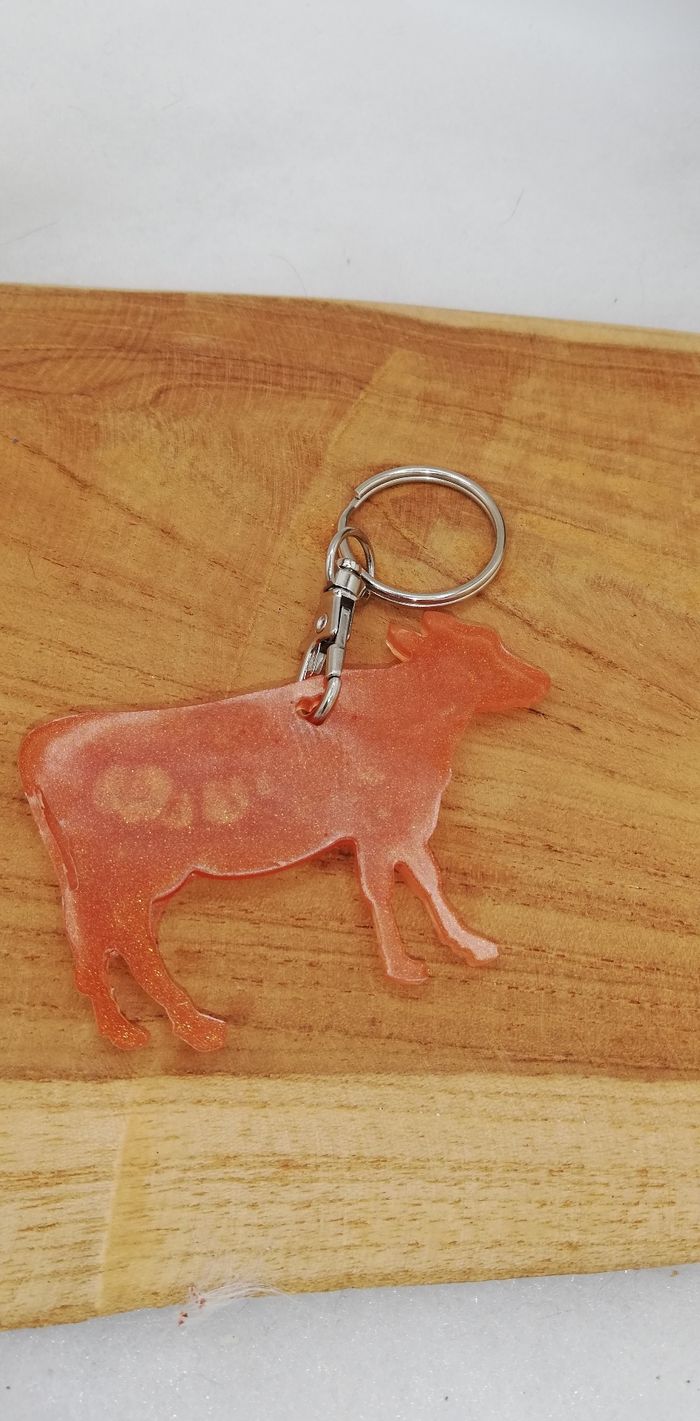 Porte-clef vache résine