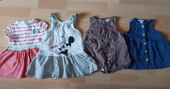 Lot 4 robes