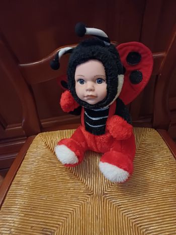 Poupée coccinelle 25 cm