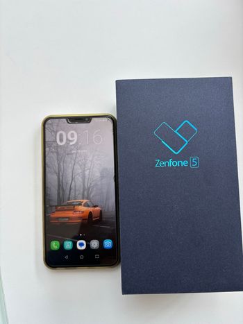 Asus zenfone 5 très bon état 