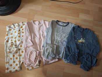 Lot 4 pyjamas