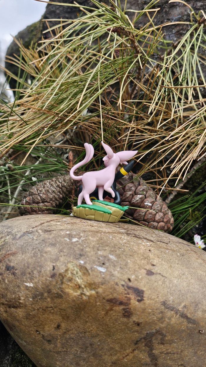 Super figurine Pokemon Nintendo noctali et mentali - photo numéro 3