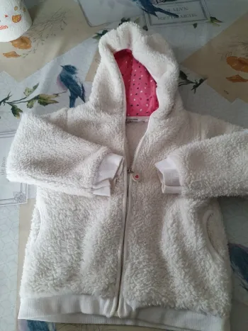 Veste doudoune 4/ 5 ans.