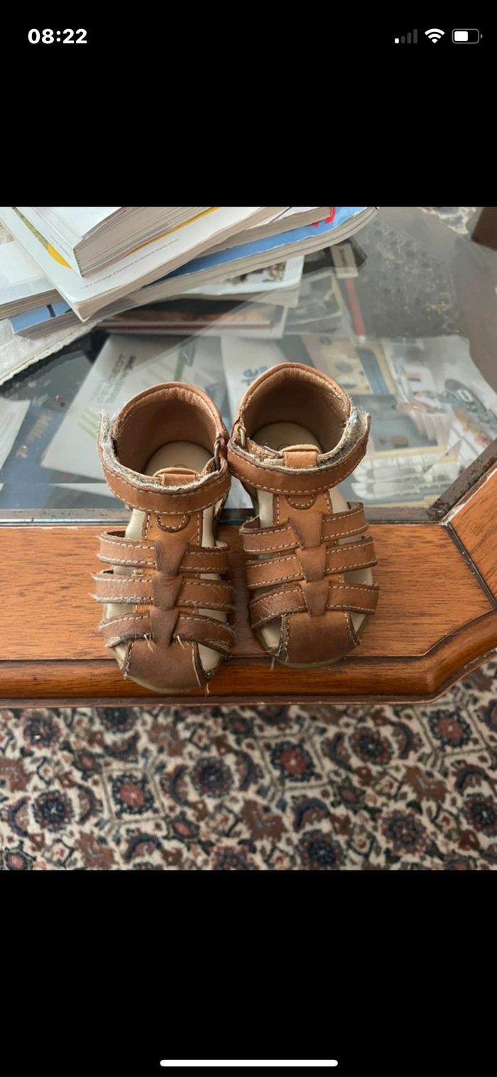 Sandales bébé pointure 19 - photo numéro 2