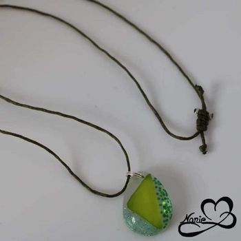 Pendentif avec une mosaïque verte