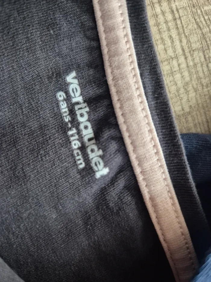 Lot T-shirts Vertbaudet 6 ans en super état ! - photo numéro 6