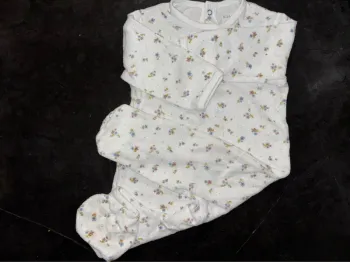 Pyjama velours fleuri Kiabi – 12 mois