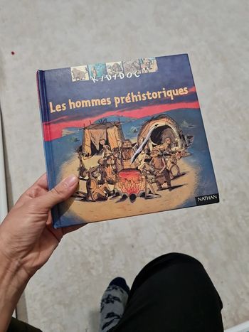 Kidudoc les hommes préhistoriques très bon etat