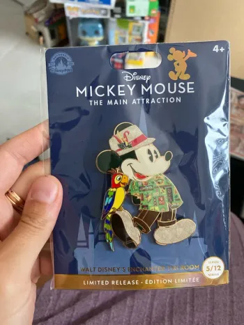 Pin's disney tiki  room 5/12