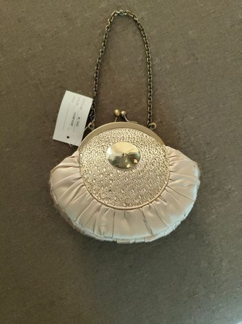 Pochette couleur champagne