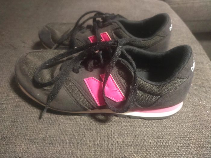 Baskets a lacets noires New Balance 420 fille T 32 - photo numéro 2