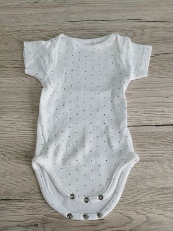 Body manches courtes 3 mois 