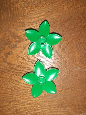 2 fleurs vertes lego duplo
