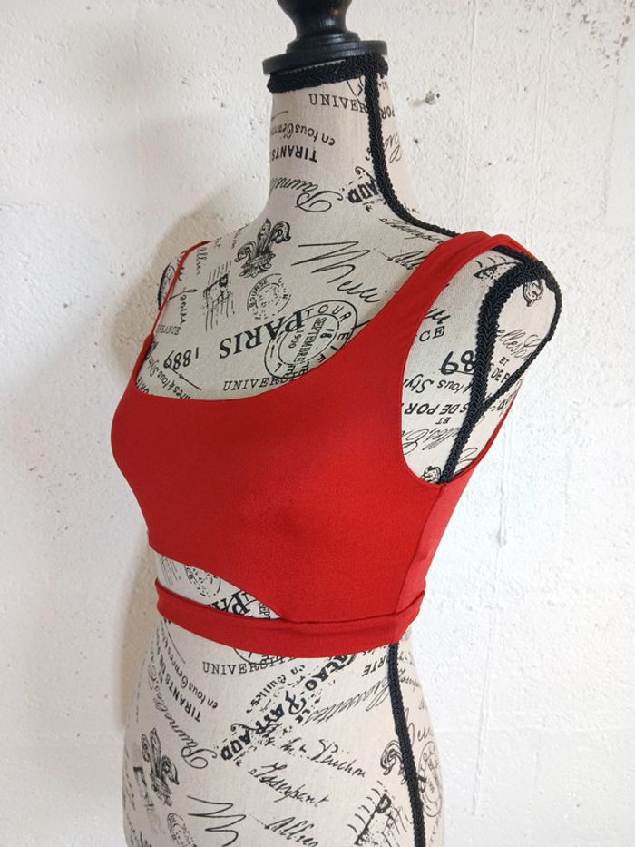 Crop top asymétrique rouge grenat L. Wood Taille S Très bon état - photo numéro 6