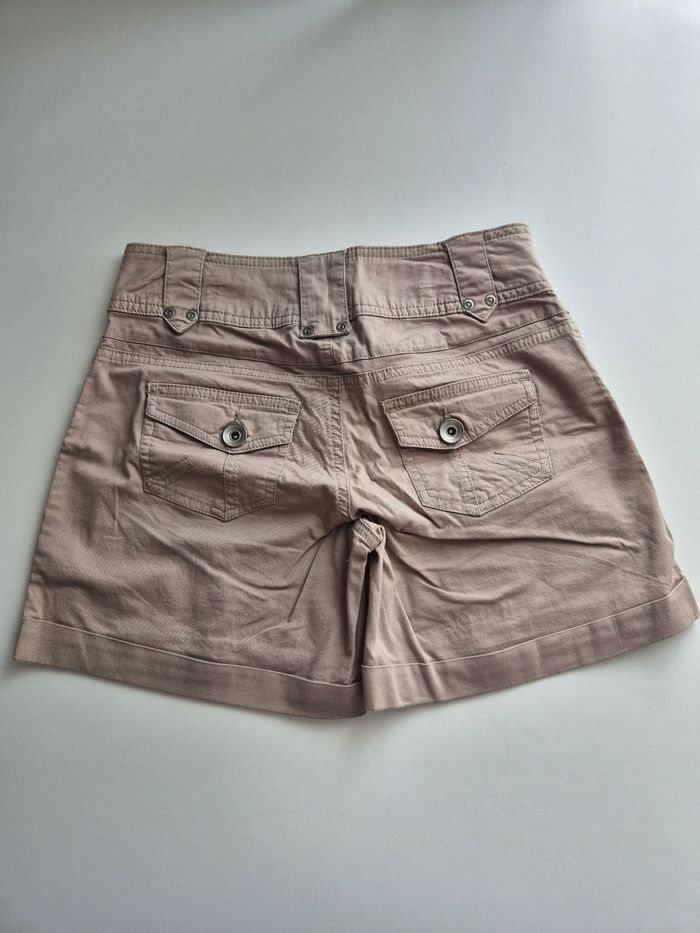 Short beige Camaieu taille 34 - photo numéro 2