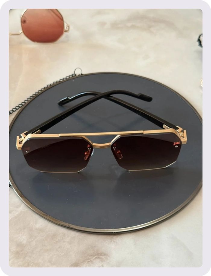 Lunette de soleil marron - photo numéro 3