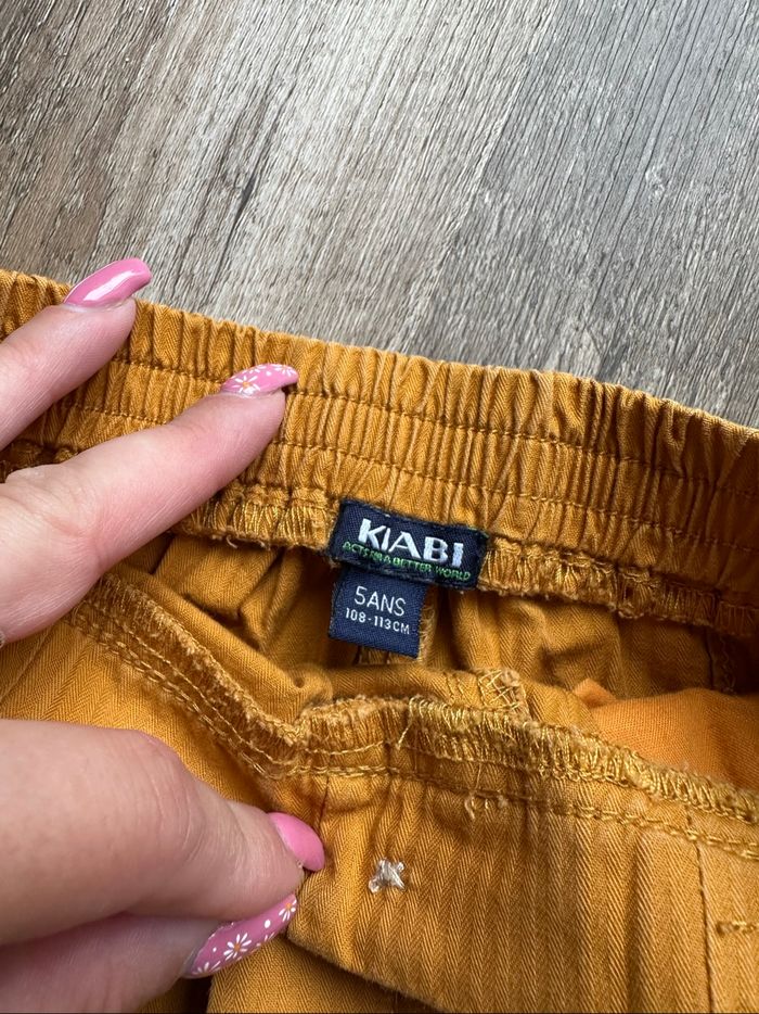 - Short Kiabi - 5 ans - Bon état, petite tache - photo numéro 4