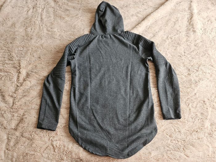 Pull à capuche - photo numéro 3