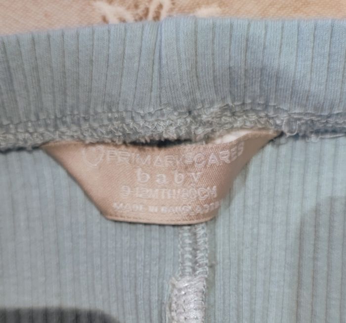 Pyjama 💤 deux pièces😴 en coton et 1 paire👶 de chaussons ✨brodés - photo numéro 7