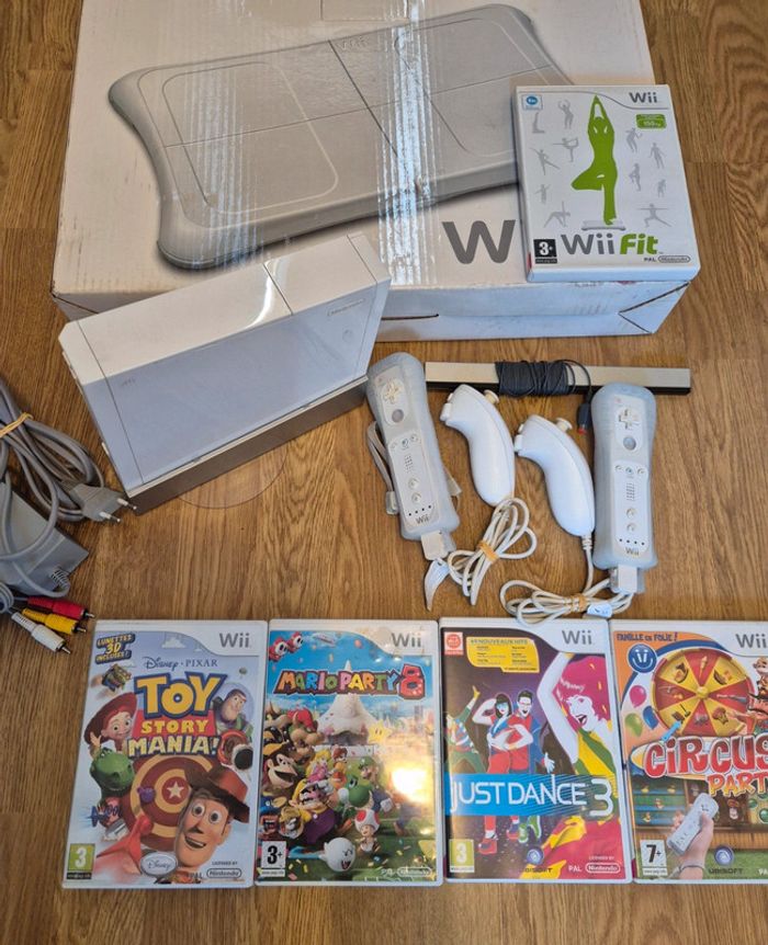 Console Nintendo wii, balance wii fit et jeux - photo numéro 2