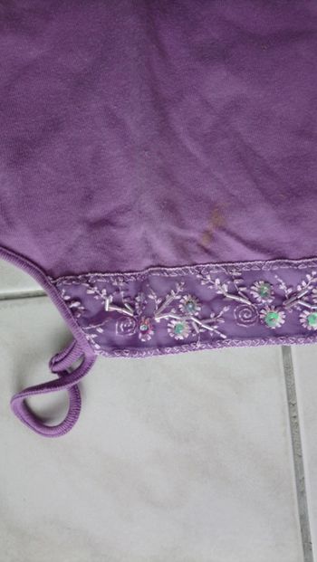 Top violet liseré perle