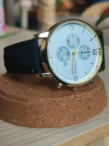 Montre noire & dorée, style business men