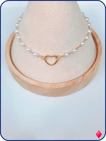 Bracelet doré perles blanches avec cœur élégant – Style romantique