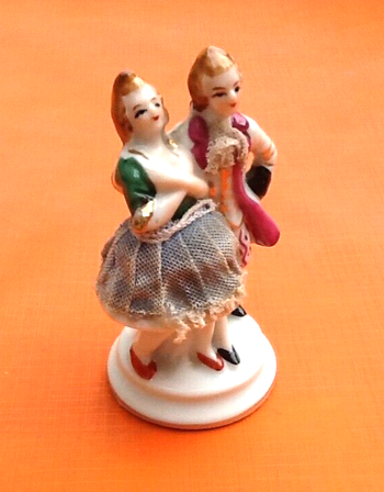 Porcelaine polychrome Nippon  Figurine couple galant  Marquis / Marquise
