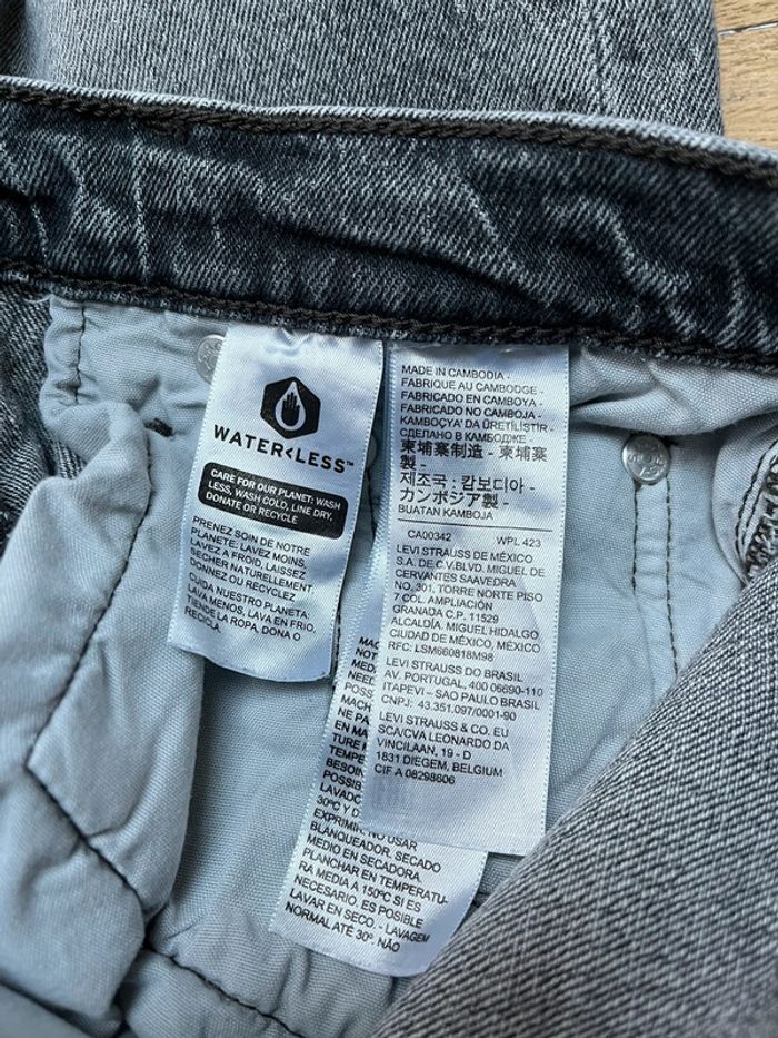 Jeans Lévis gris en parfait état coupe droit 501 W24 L26 - photo numéro 8