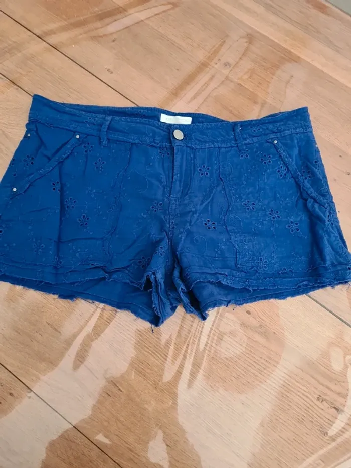 Short ajouté bleu