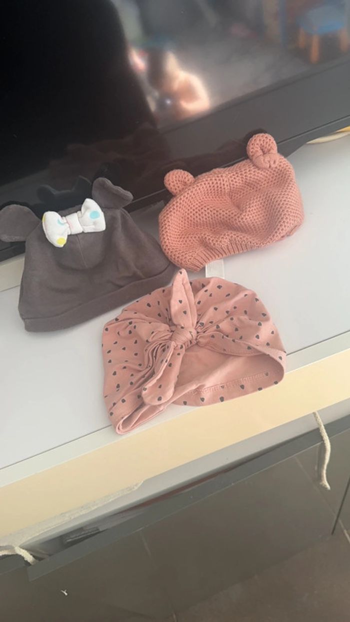 3 bonnet fille 6/9 mois