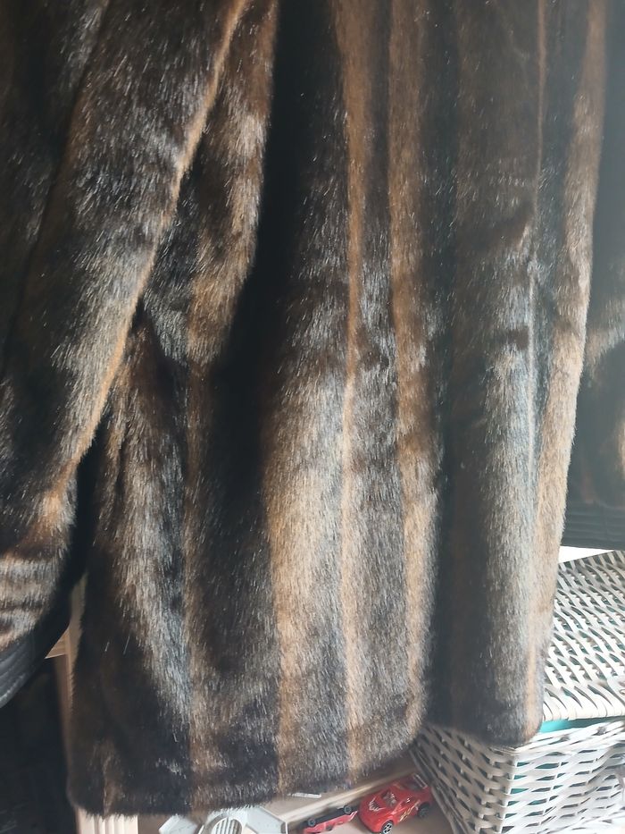 Veste en fausses fourrure taille XS marron et noir - photo numéro 8